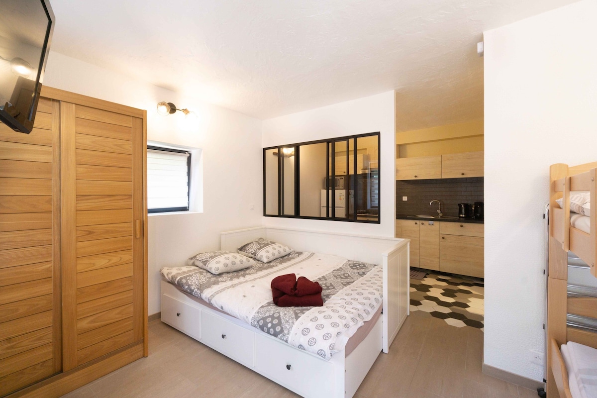 Chalet Belamy 1 2